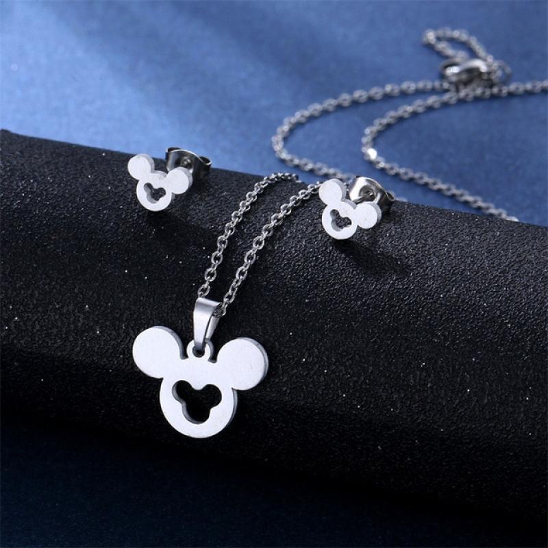 Cute mouse earrings necklace set jewelry stainless steel European and American new jewelry two-piece set.