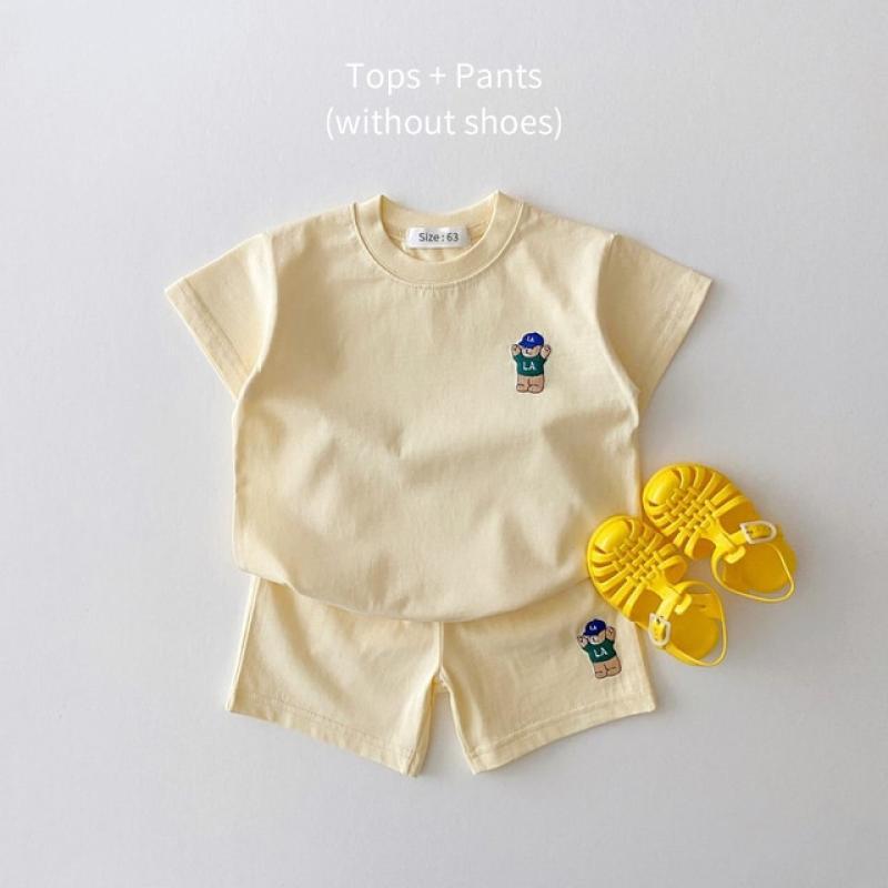 2023 Summer Korea Baby Boys Suit Embroidered Bear Badge Tees T shirts+Loose Shorts Girls 2Pcs Casul Infant Sets Toddler Clothes