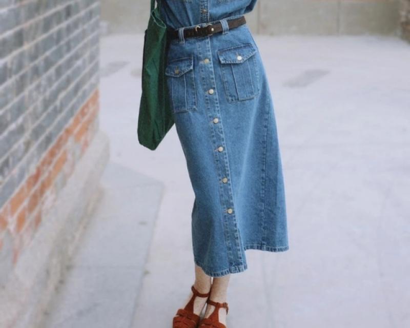 2023 Early Autumn New Women Retro Metal Buckle Tooling Style Sleeveless Denim Top/skirt of The Same Style