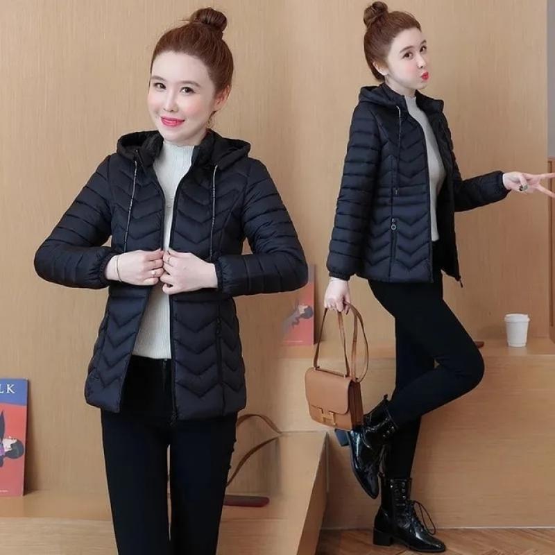 Thin Women Parkas Cotton Padded Coat 2023 Autumn Winter Slim Hooded Outerwear Warm Female Short Student Coat