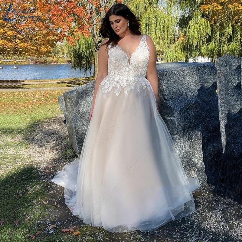 LAYOUT NICEB Plus Size Wedding Dresses Lace Deep V-Neck vestidos de novia playa Appliques Tulle Train Bridal Gowns Custom Made