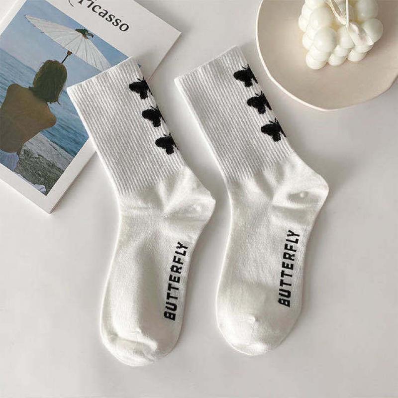 Retro Cute Japanese Spring And Autumn Socks Female Ins Tide Sports Net Red Bow Simple And Fashionable Tube Pile Pile Socks