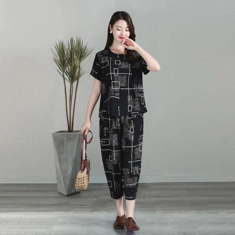 new2023 Grandma Summer Suit Fashion Middle-Aged Elderly Mother Short-Sleeve T-Shirt Cropped Pant Set 2 Pieces Womens Outfits